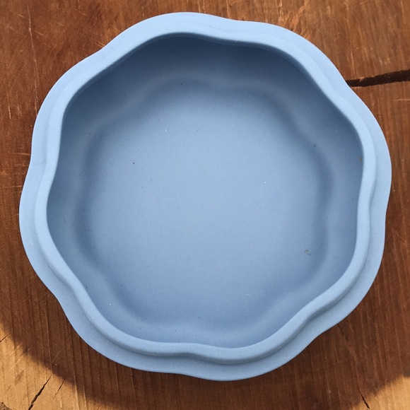 Wedgwood Blue Jasperware Lidded Keepsake/Trinket Box - Picture 12 of 15